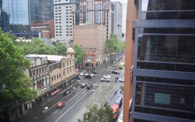 Upscale 2 Bedroom Apartment With Balcony in CBD