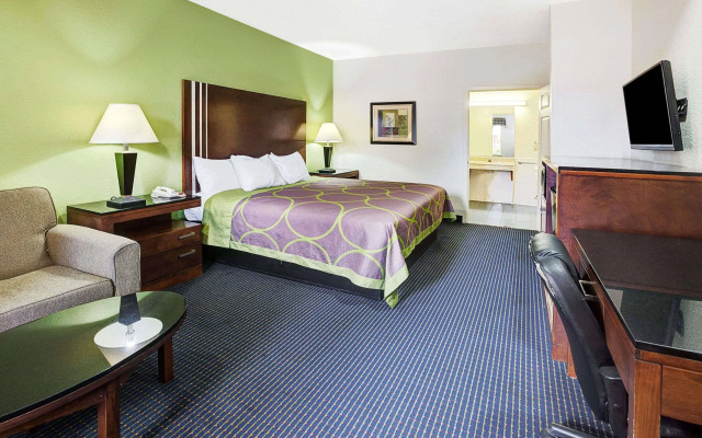 Super 8 by Wyndham Houston Hobby Airport South