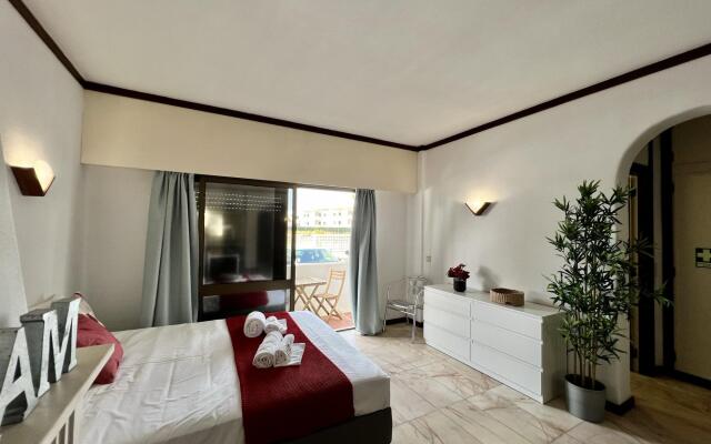 Albufeira Central 3 With Pool by Homing