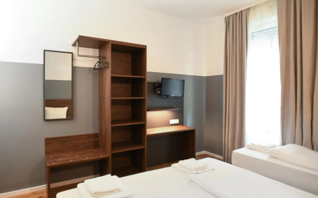 Hotel Apadana Frankfurt