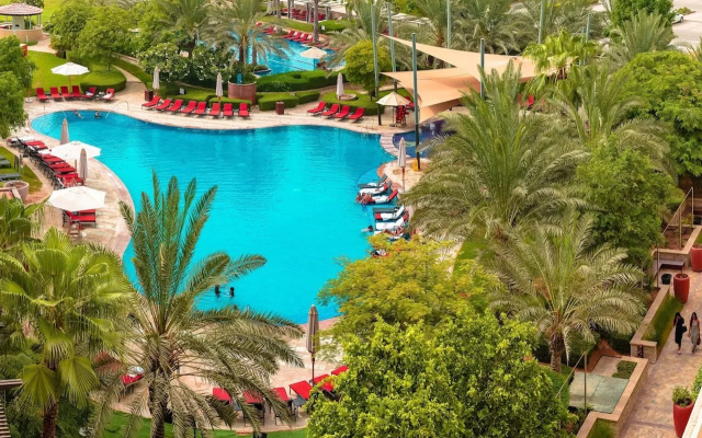VOGO Abu Dhabi Golf Resort & Spa