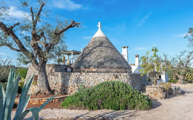 Trulli Crazy With Pool
