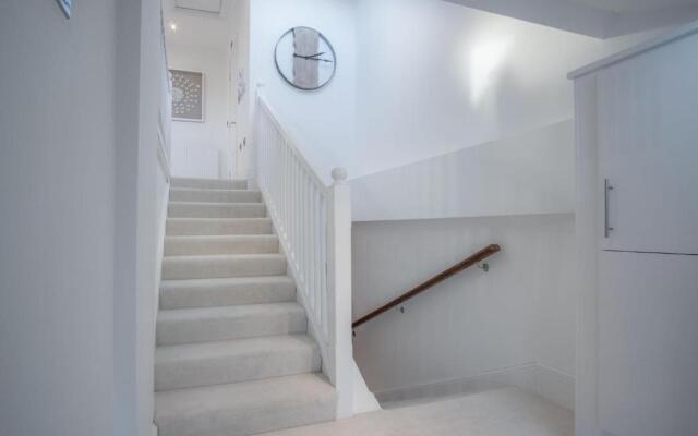 Skylark - 2 Bedroom Apartment - Tenby