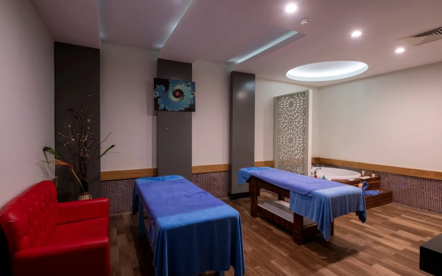 Lake & River Side Hotel & Spa