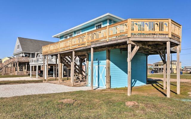 Surfside Escape w/ Deck ~ 1 Block to Beach!