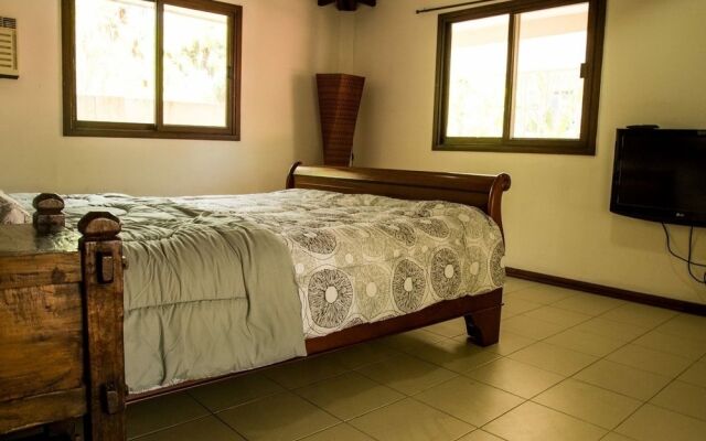 Ayo Homtel