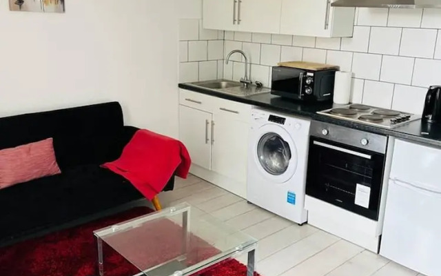 Stunning 2-bed House in Chatham