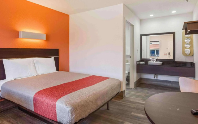Motel 6 Fremont, CA - South
