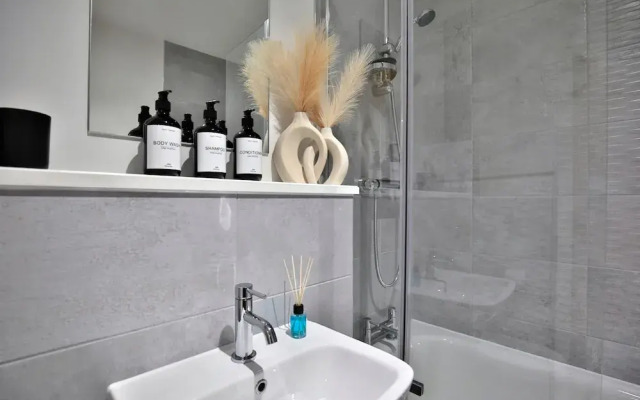 Manchester - 2-bed Apartment - Sleeps 4 - Wifi
