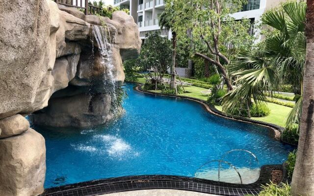 Among Riviera City of Sky Pattaya