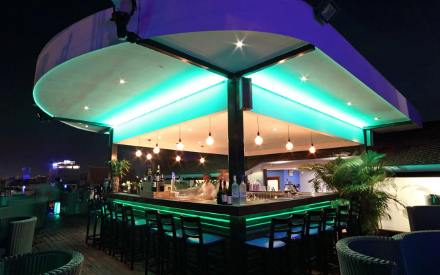 Amanjaya Pancam Suites Hotel