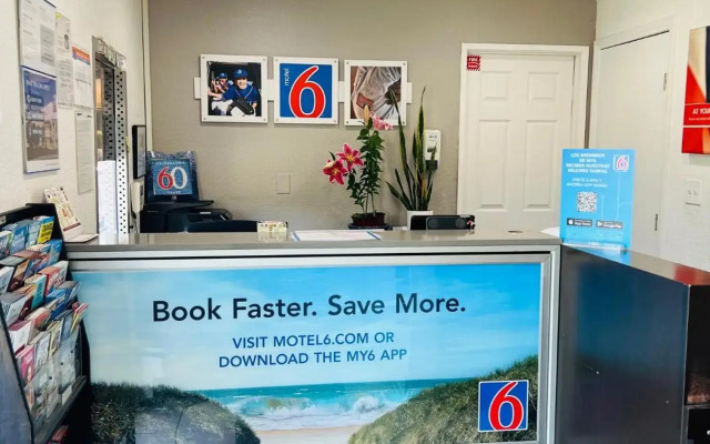 Motel 6 La Mesa, CA - San Diego