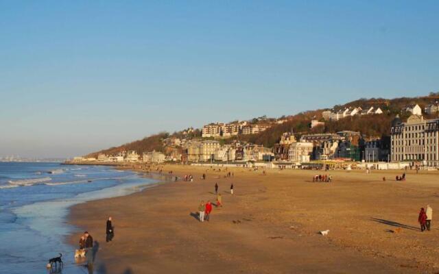 Le Petit Trouville