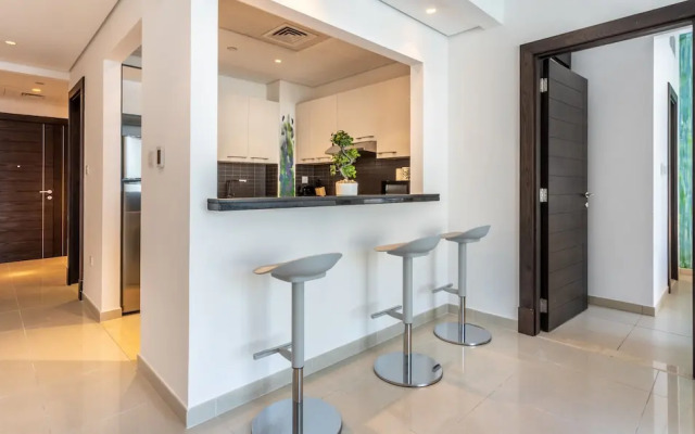 Top Floor Familly Apartment with Stunning views