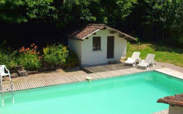Villa with 4 Bedrooms in Sousceyrac En Quercy, with Private Pool, Enclosed Garden And Wifi