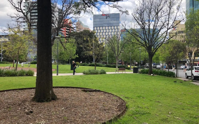 ★Lux 2BR on Hindmarsh SQ★