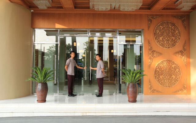 Eastern Palace Hotel