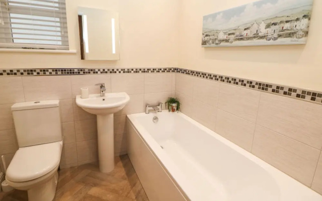 1 Knowleston House