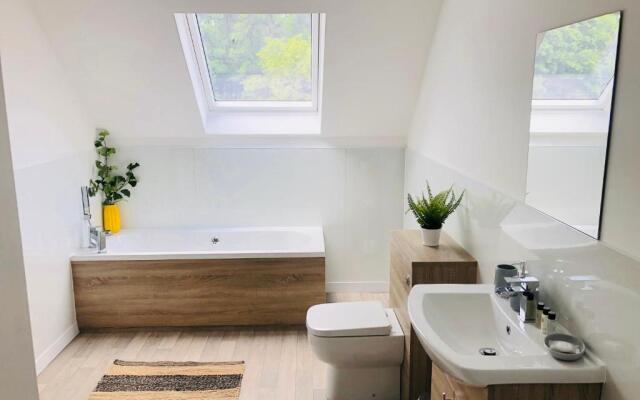 Shield Penthouse Loft - 2 Bedroom Luxe Large Apartment