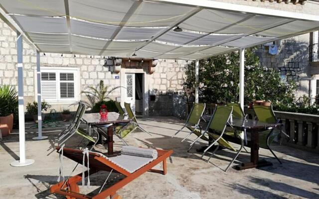 Apartmani Stones Sutivan II