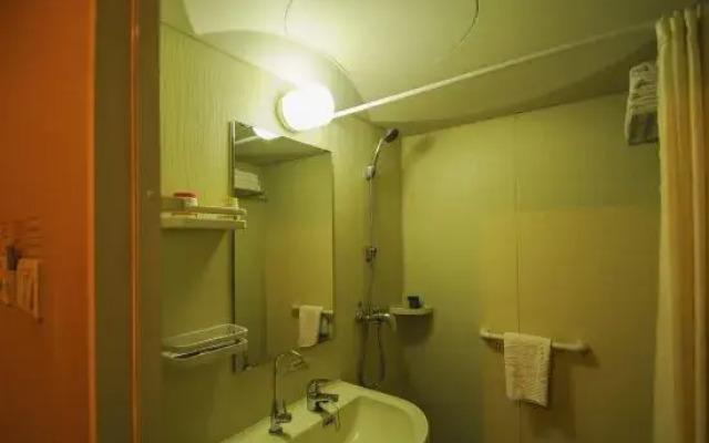 Super 8 Hotel Linjiang Yalujiang Pan