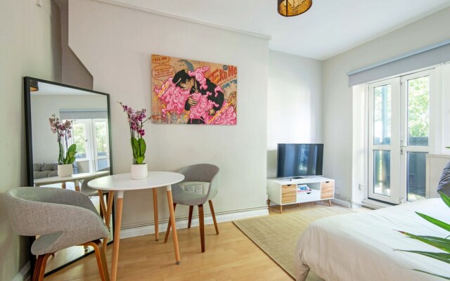 One Bedroom Apartment