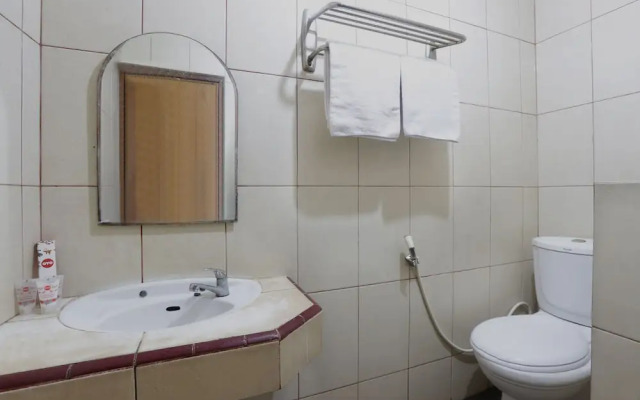 OYO 188 Nely Murni Residence