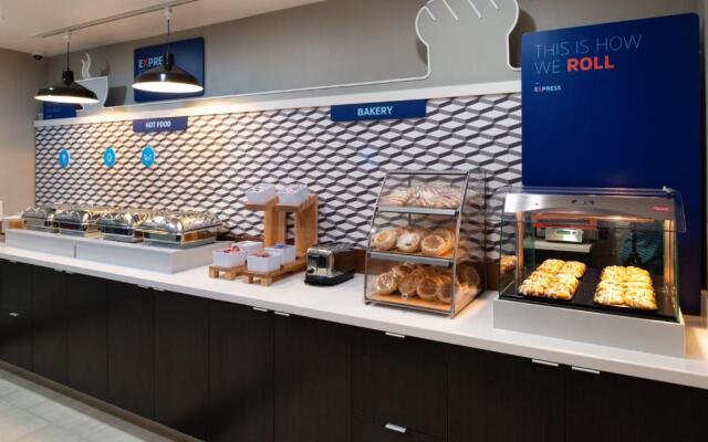 Holiday Inn Express Santa Rosa North by IHG