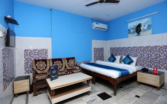 OYO 9044 Hotel Yatrik