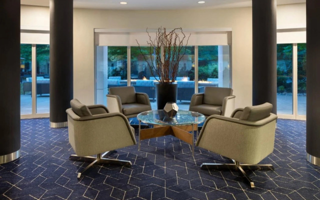 Courtyard by Marriott Edison Woodbridge