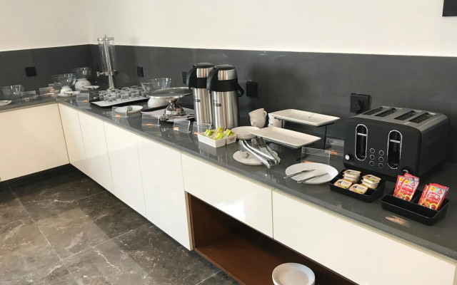 Skyla Serviced Apartments & Suites Jubilee Hills