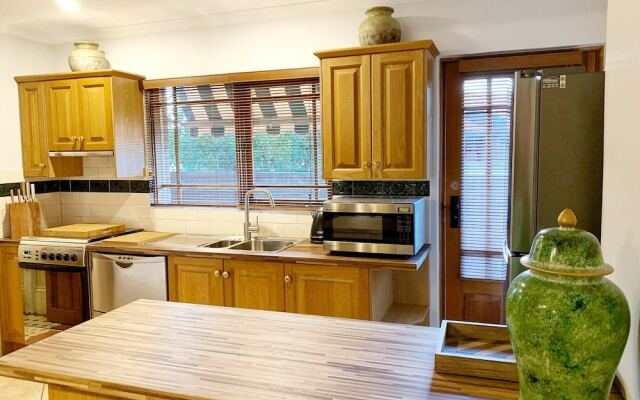 Hollidge House Apartments