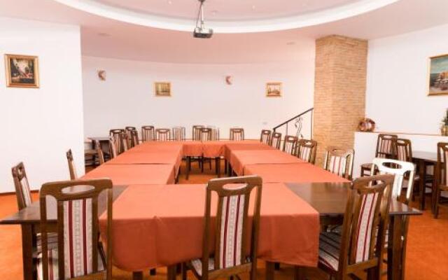 Hotel Perla Oltului