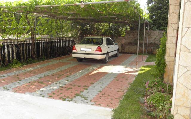 Apartment Petar - 30 m from sandy beach: A1 Nin, Zadar riviera