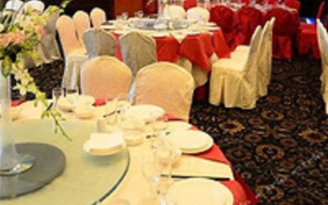 The Bund Riverside Hotel