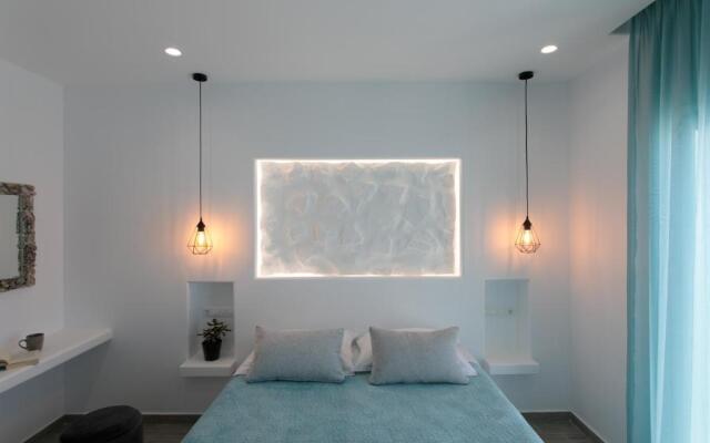 Iades Studios & Apartments