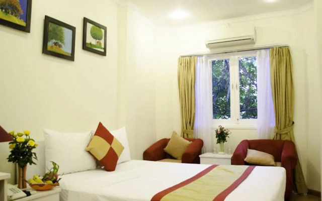 Blue Moon Hotel