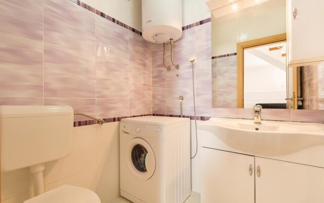 Stunning Home in Rovinjsko Selo With Wifi and 2 Bedrooms