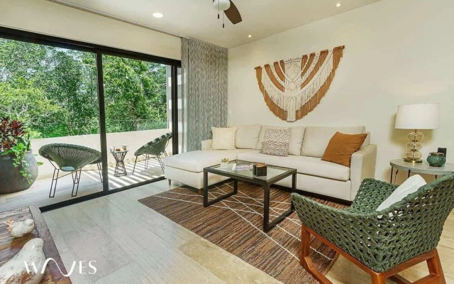 2 Br. Roof W/infinity Pool + Jacuzzi Spacious