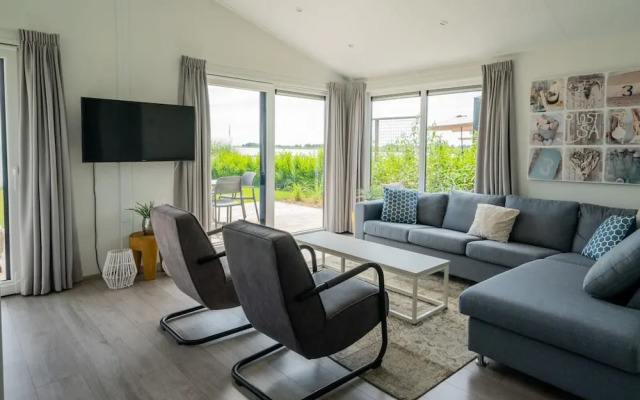 Modern Chalet on the Water of the Markermeer