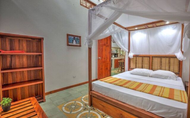 Villa 4 - Amazing 2 Bed Villa - Private Garden
