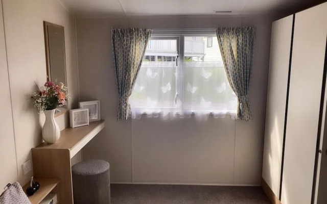Pool-garden-2br-parking-wifi-sleeps6
