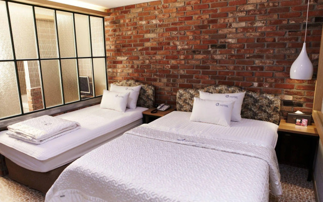 Q5 Hotel