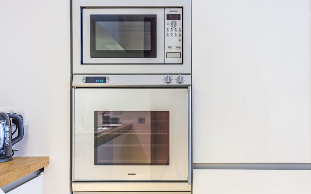 CDP Apartments Bell Street Suite 4