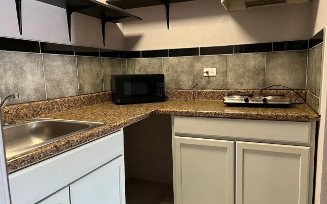 Rodeway Inn & Suites