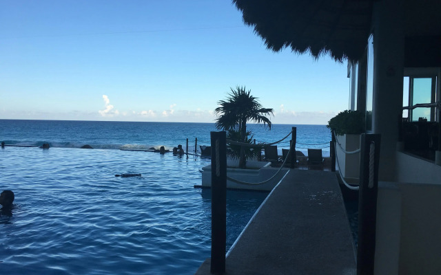 Sea View - Ocean Front Only
