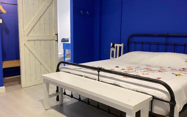 Grasshopper Bed and Cafe