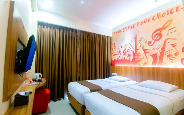 Front One Hotel Purwodadi