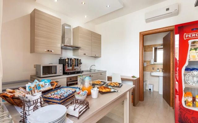 2059 Hotel Roma Tripla