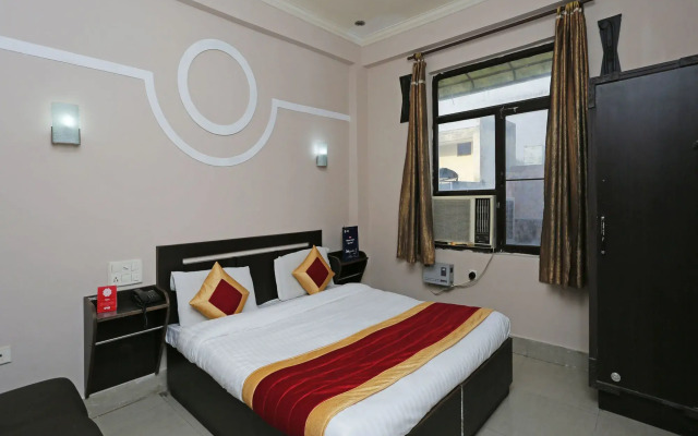 OYO 4752 Hotel Alpine
